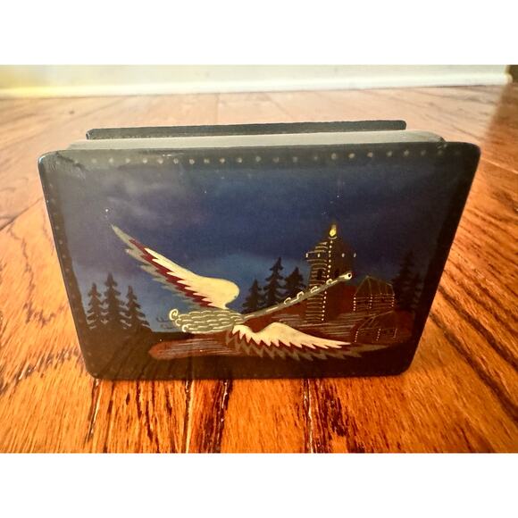 Russian Lacquered Black Trinket Box Artist Signed Crane Loon Bird Flying Forest - Picture 7 of 16